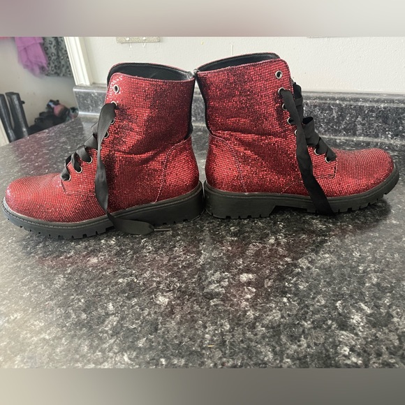 Red Glitter Combat boots - Picture 2 of 4